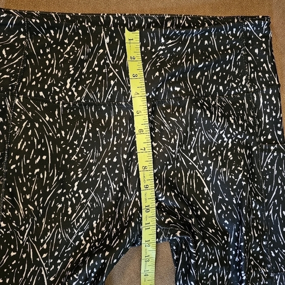 Marilka Control Waist Calf Length Pull On Leggings Size XL - Picture 9 of 10